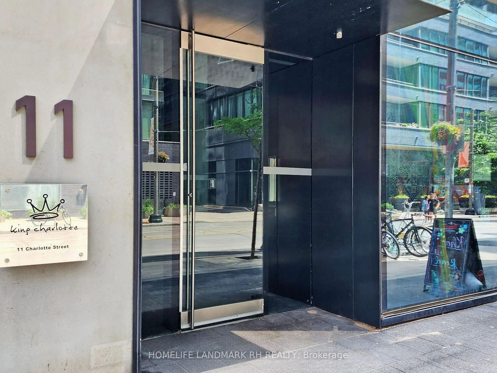 11 Charlotte Street, #2501