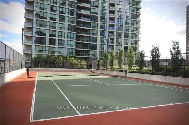 12 Yonge Street, #1811
