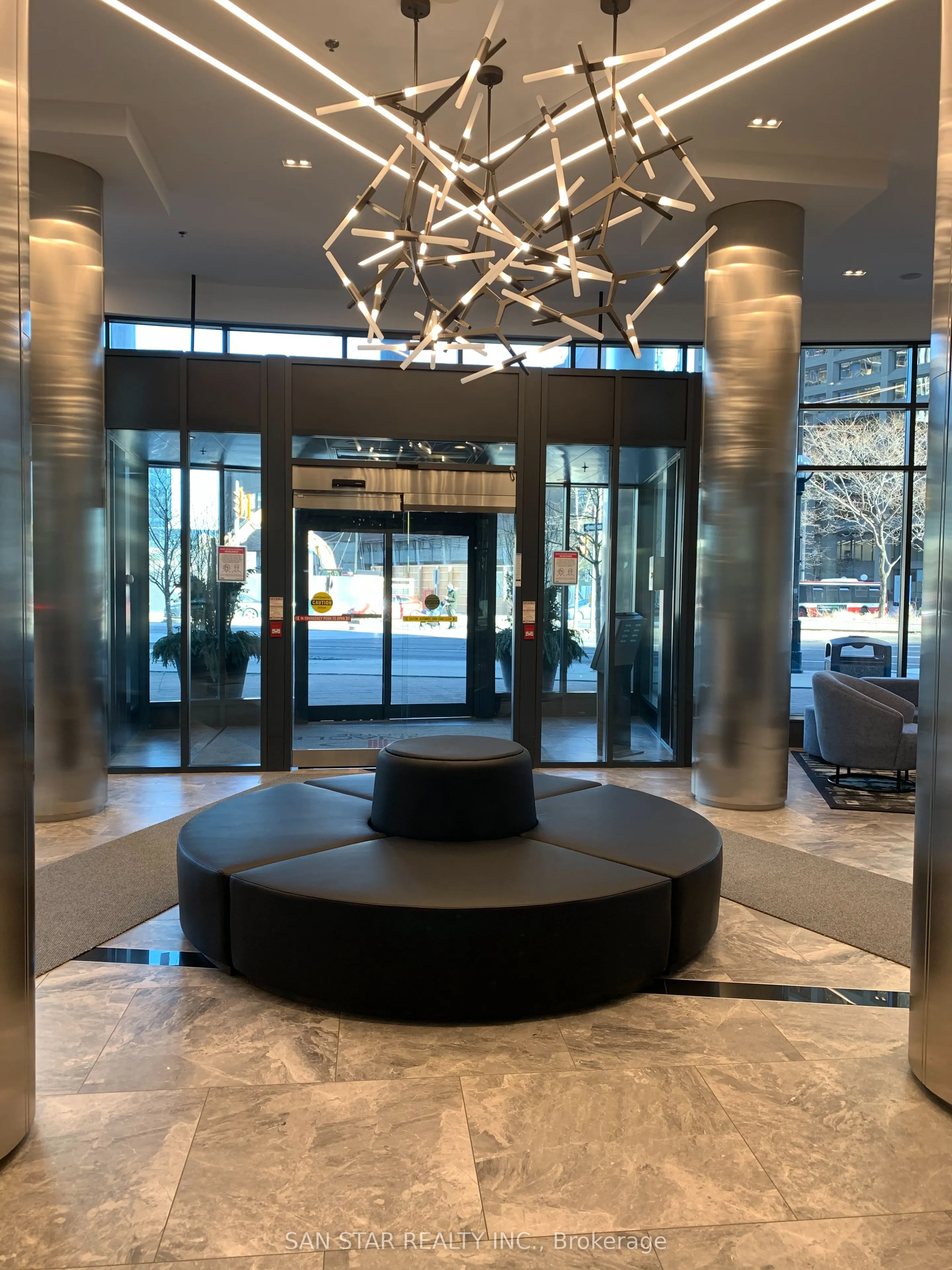 12 Yonge Street, #1811