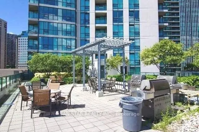 12 Yonge Street, #1811