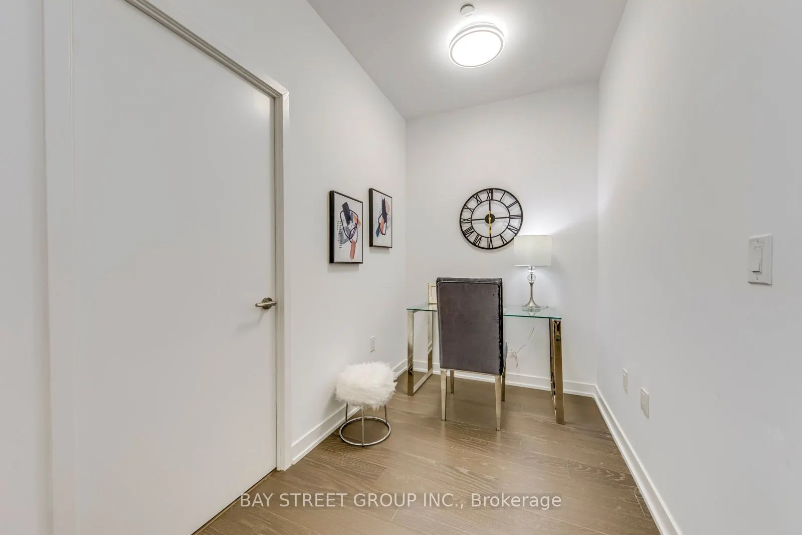 11 Wellesley Street W, #405