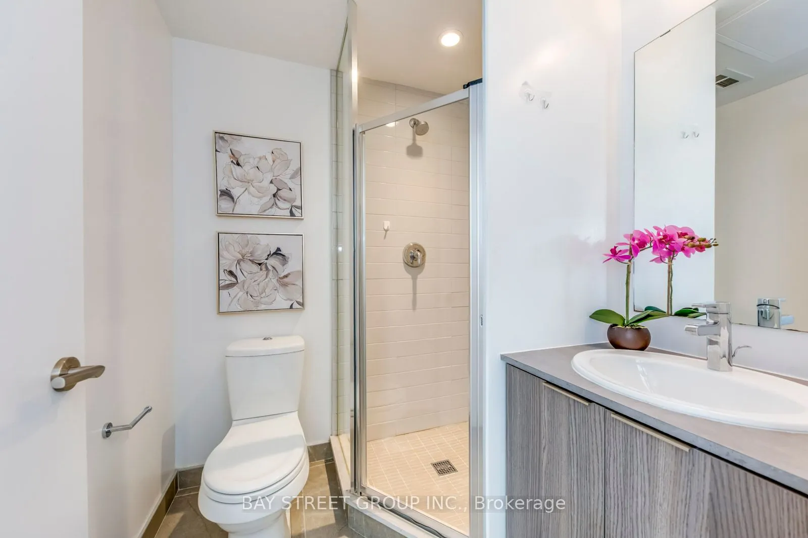 11 Wellesley Street W, #405