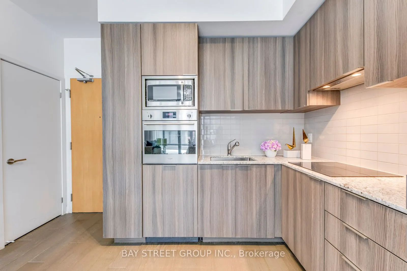 11 Wellesley Street W, #405