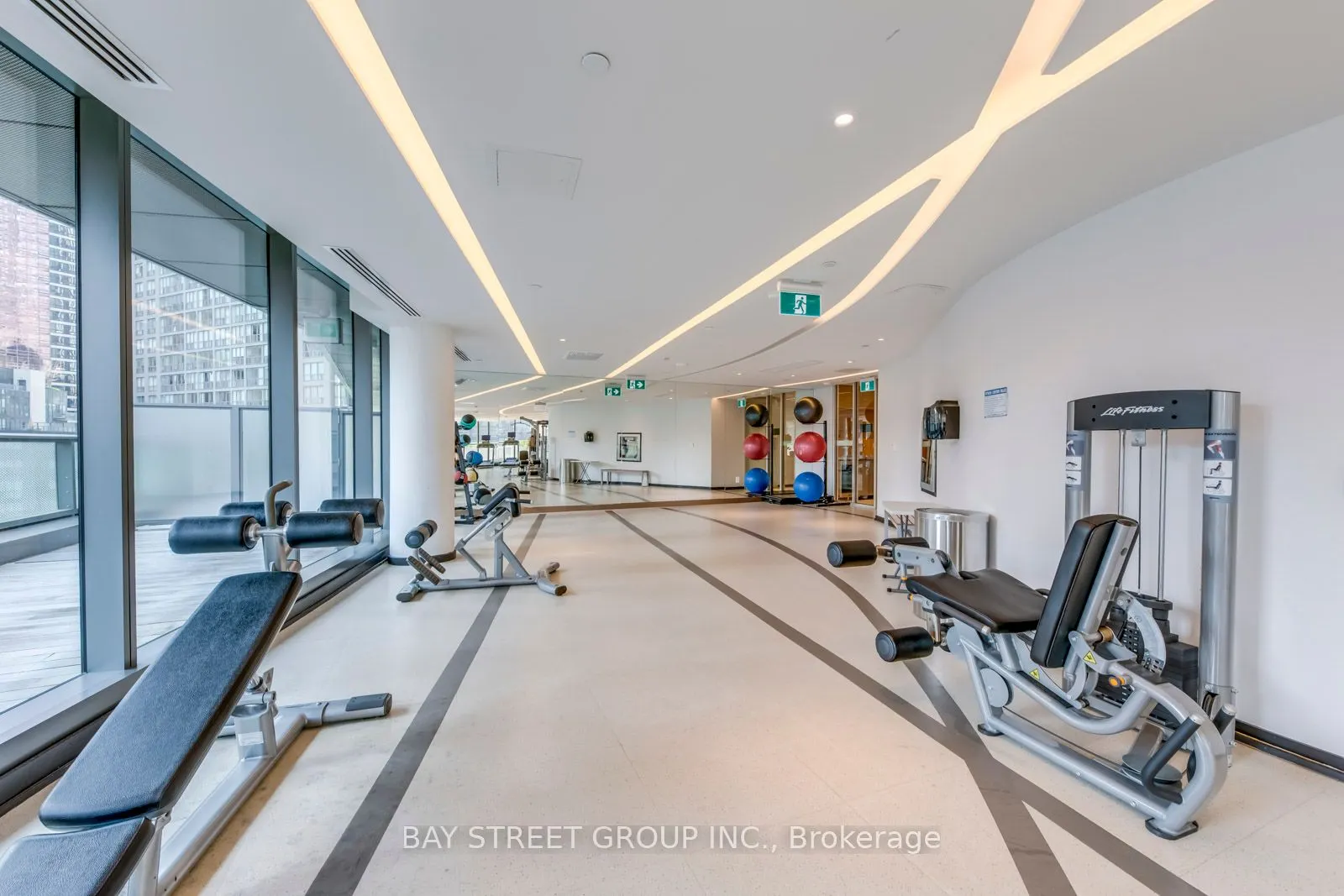 11 Wellesley Street W, #405