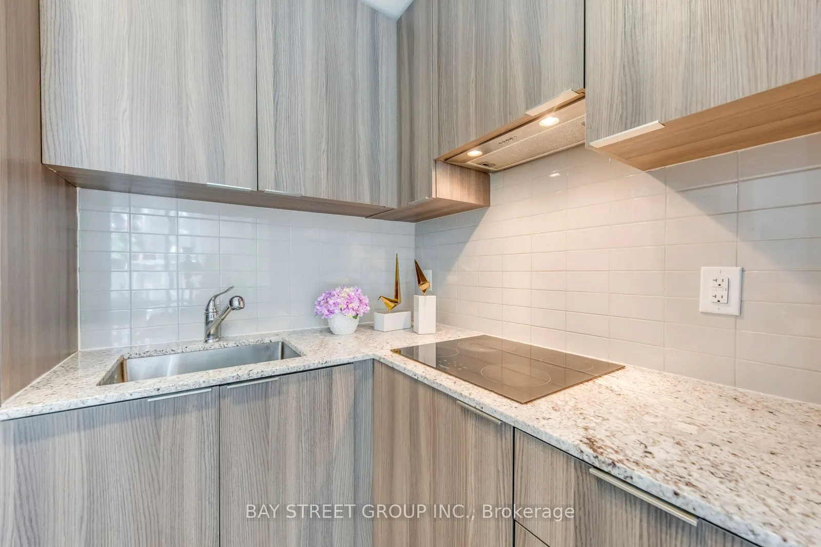 11 Wellesley Street W, #405