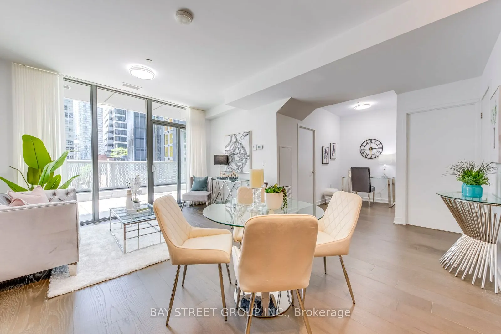 11 Wellesley Street W, #405