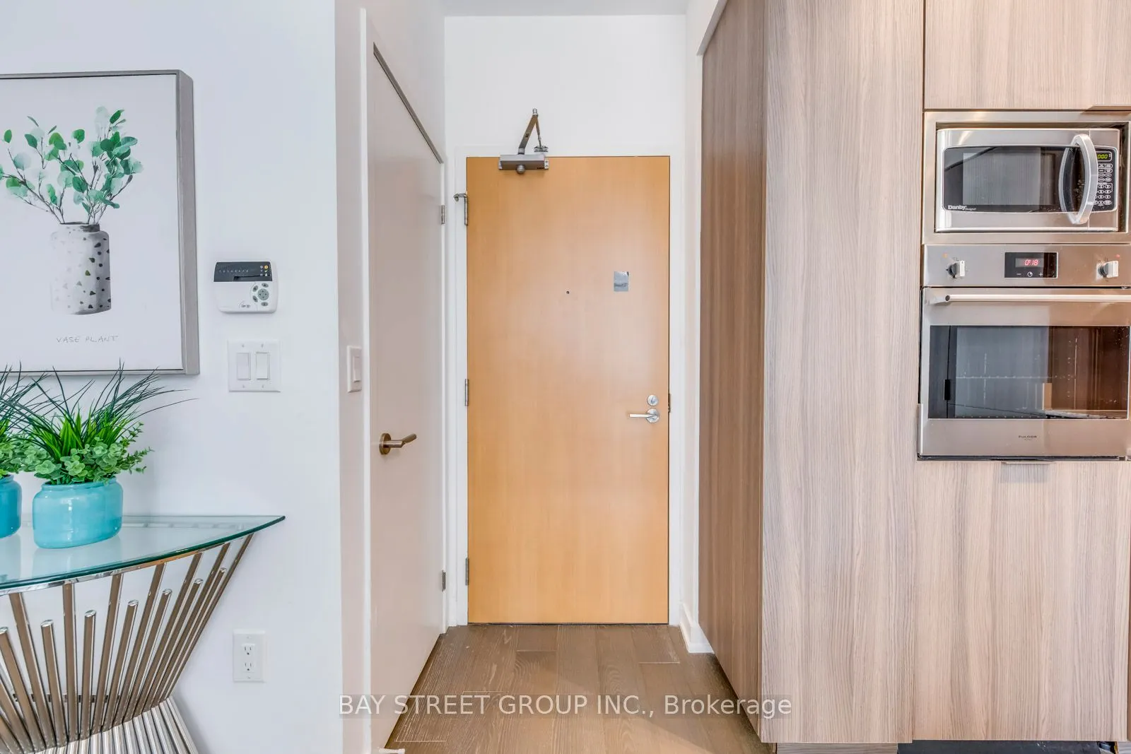 11 Wellesley Street W, #405
