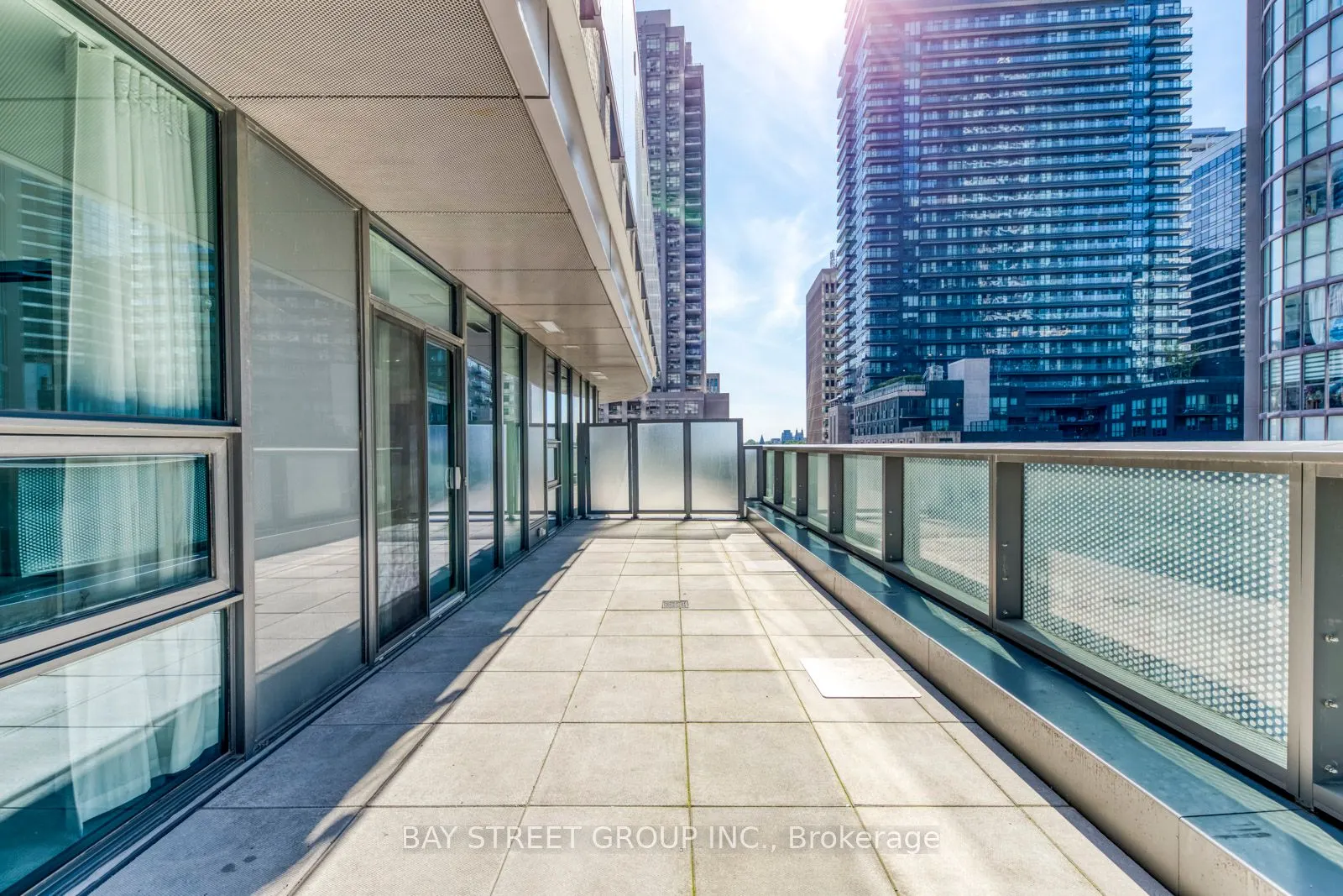 11 Wellesley Street W, #405