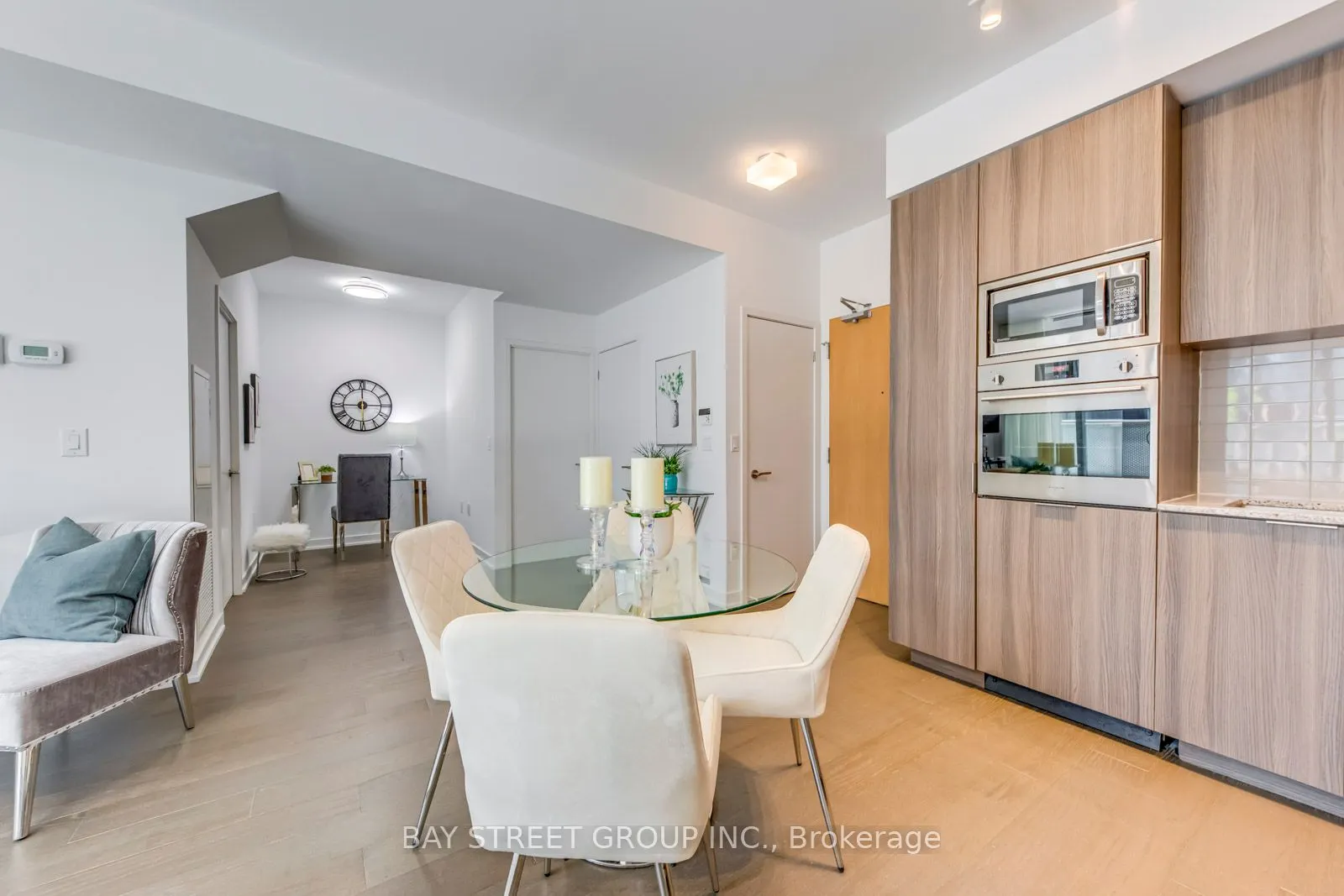 11 Wellesley Street W, #405
