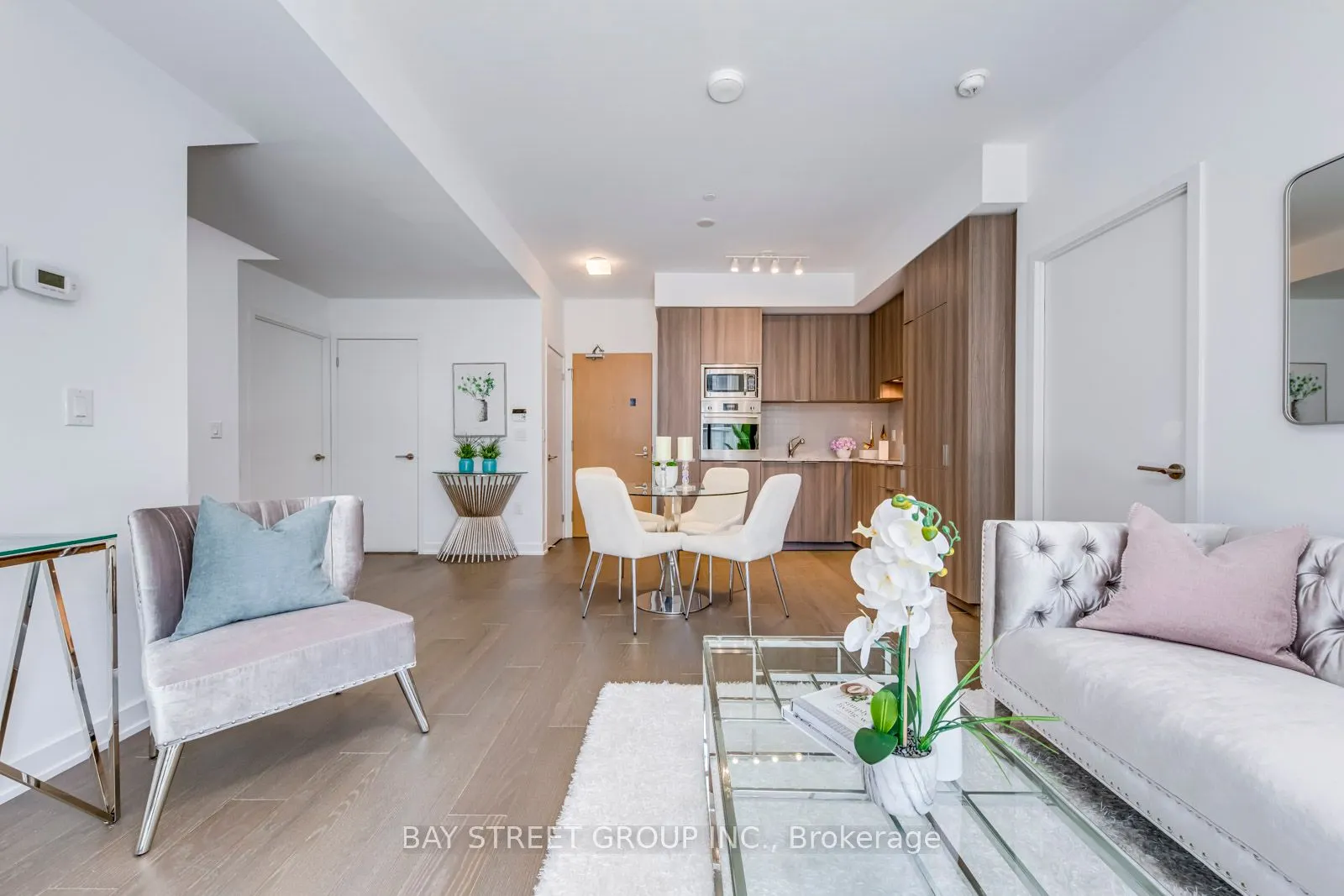 11 Wellesley Street W, #405