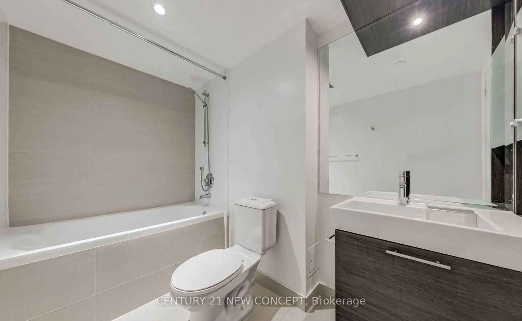 386 Yonge Street, #4201