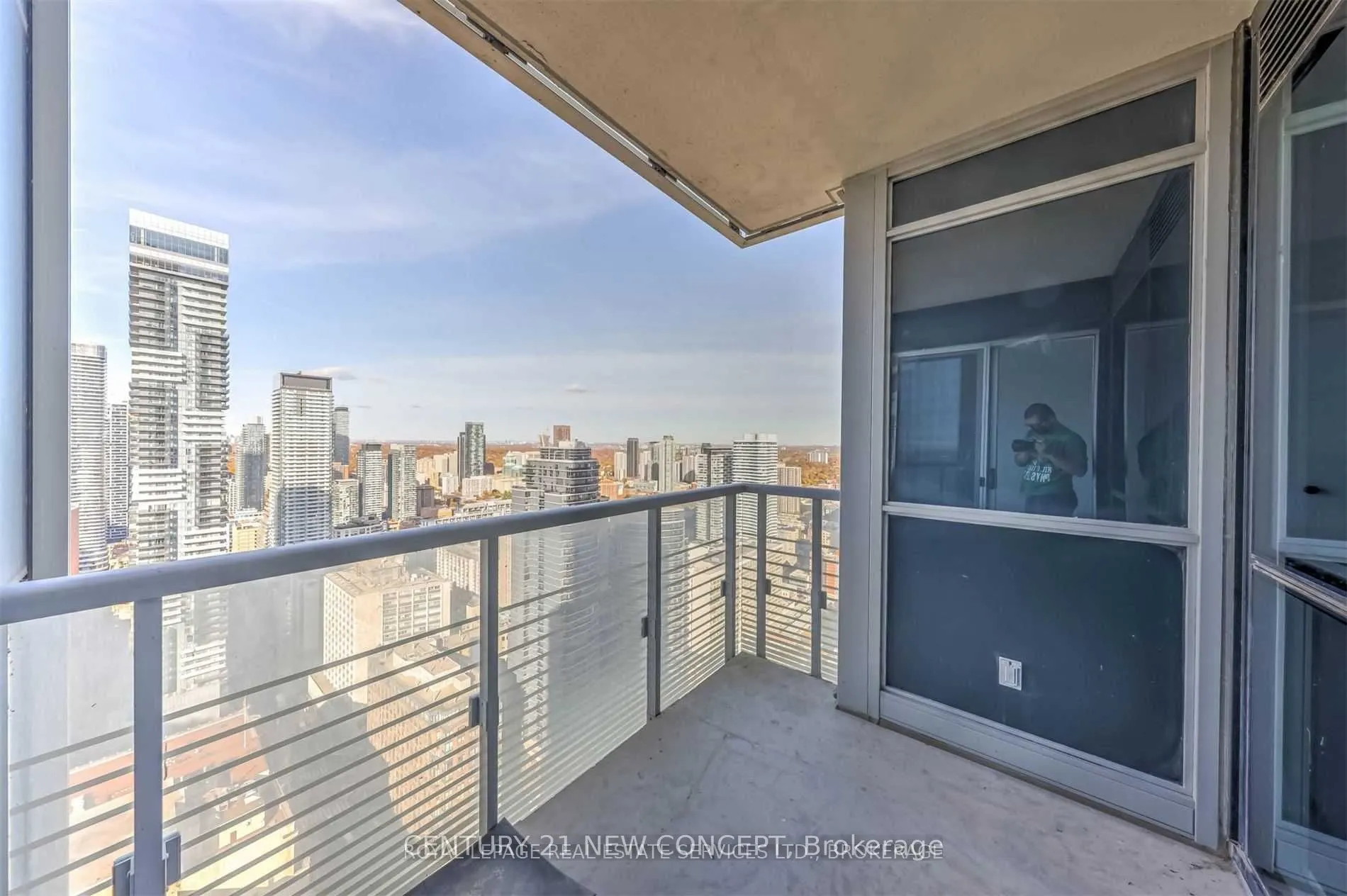 386 Yonge Street, #4201
