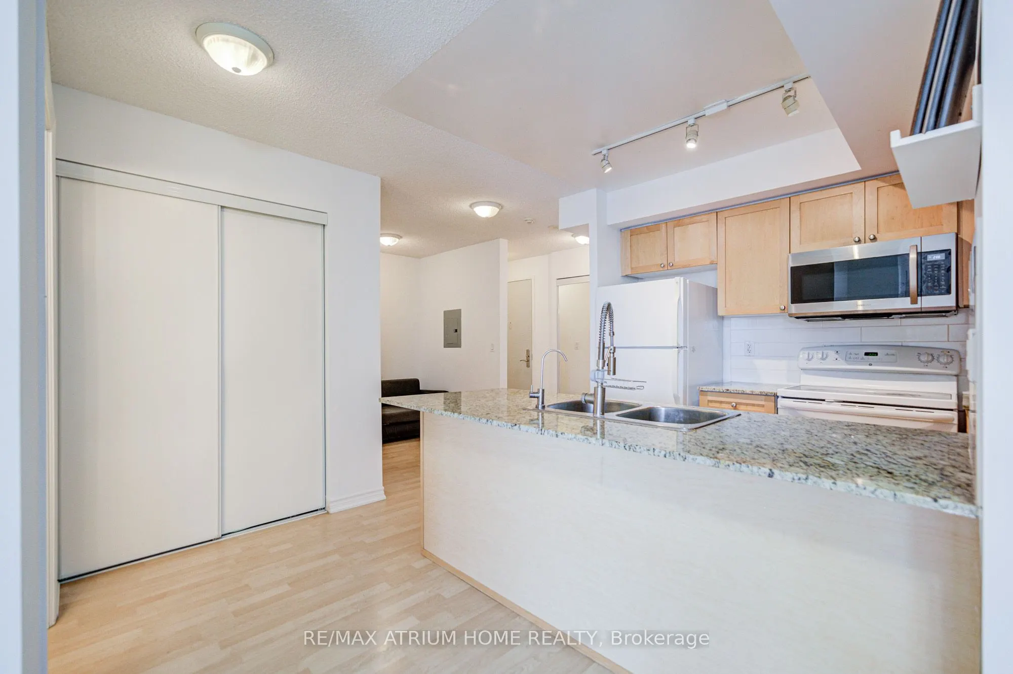 761 Bay Street, #1709