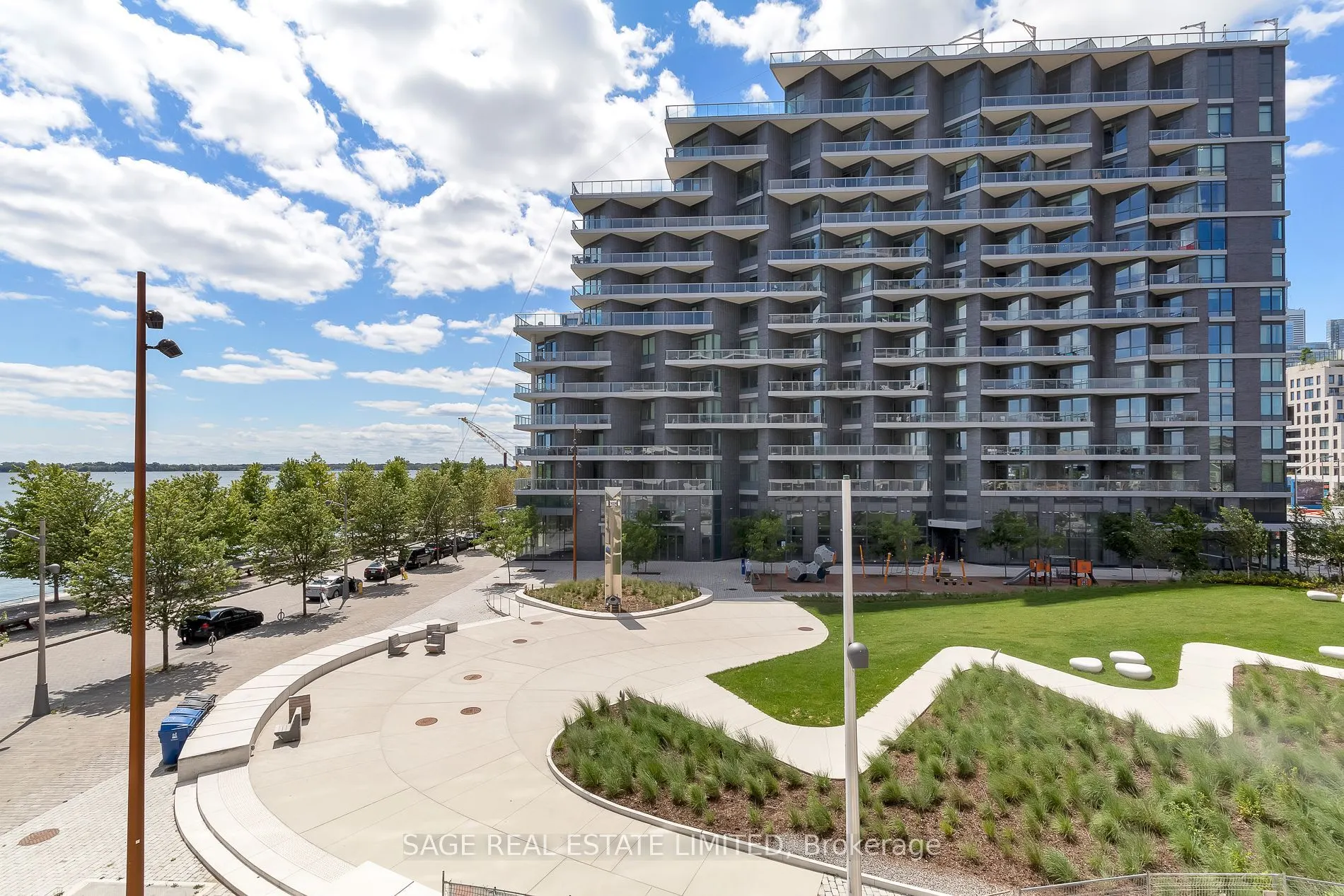 118 Merchants' Wharf, #205