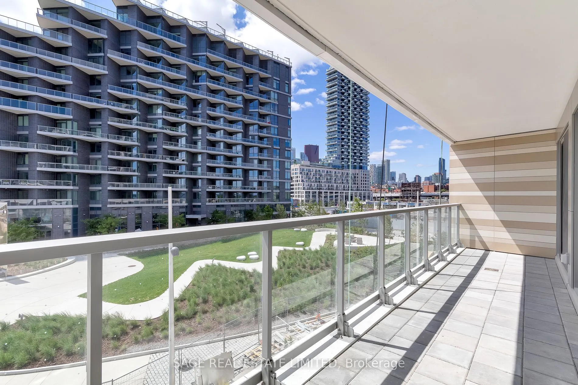 118 Merchants' Wharf, #205