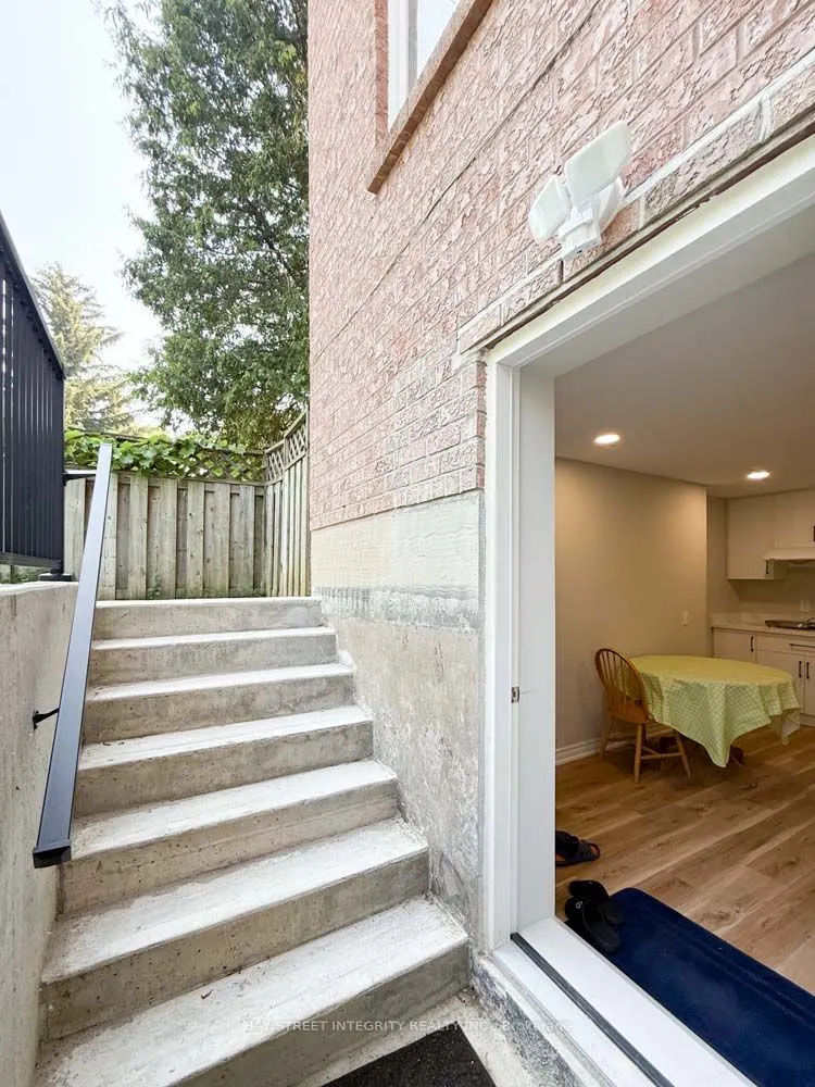 188 Olive Avenue, #Lower