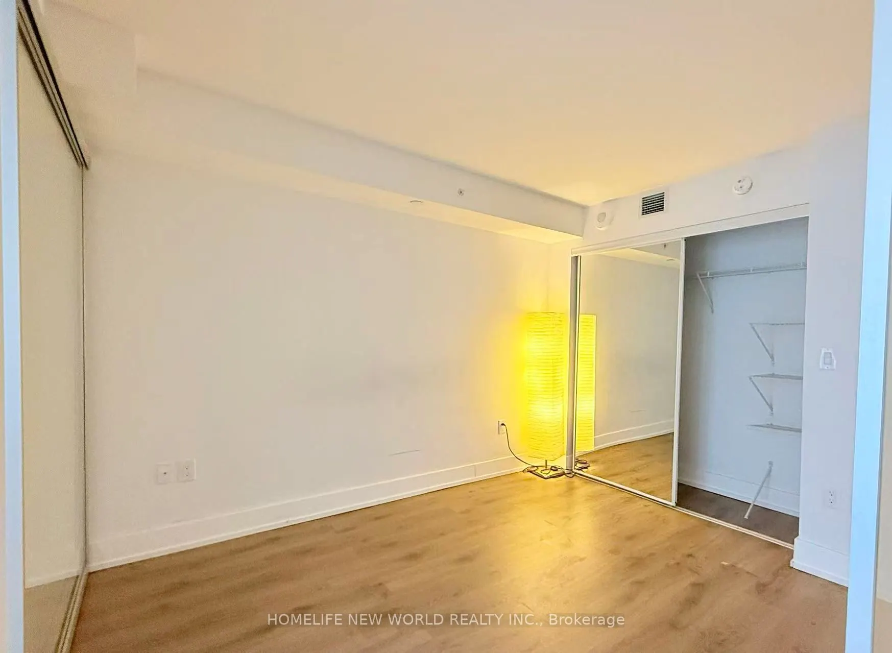 955 Bay Street, #814