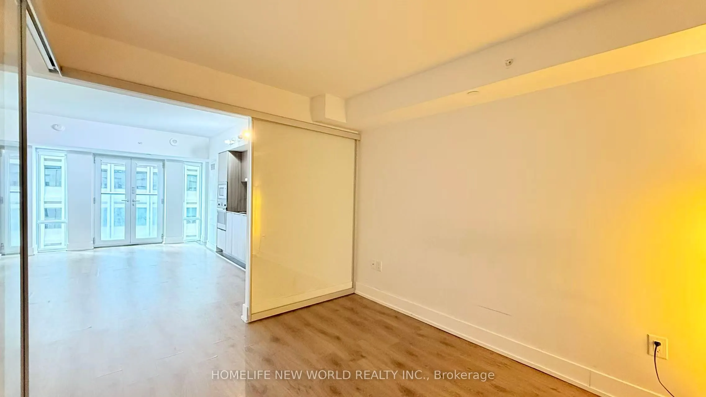 955 Bay Street, #814