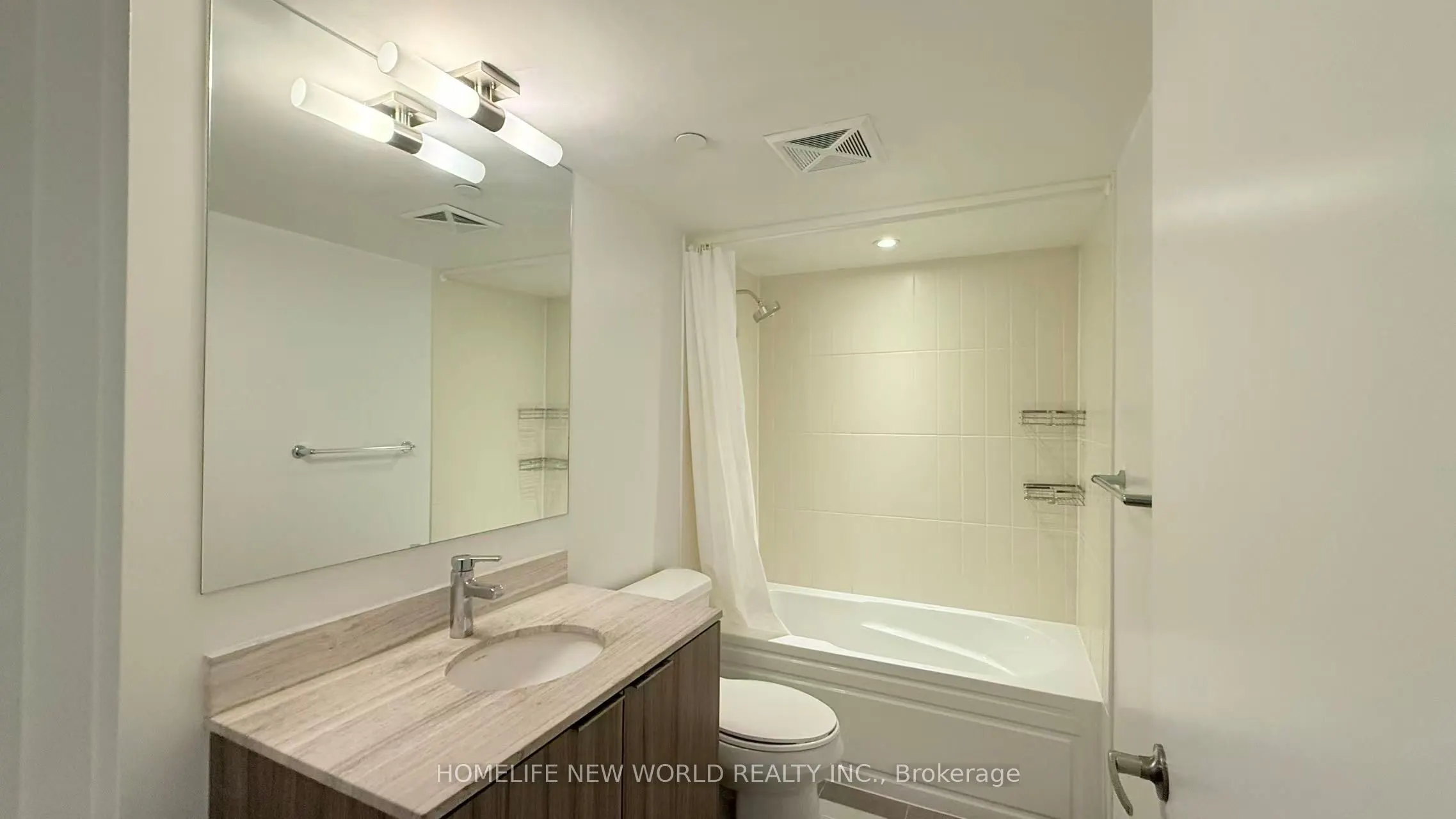 955 Bay Street, #814