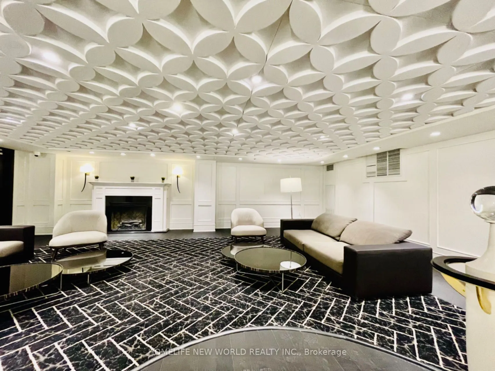 955 Bay Street, #814