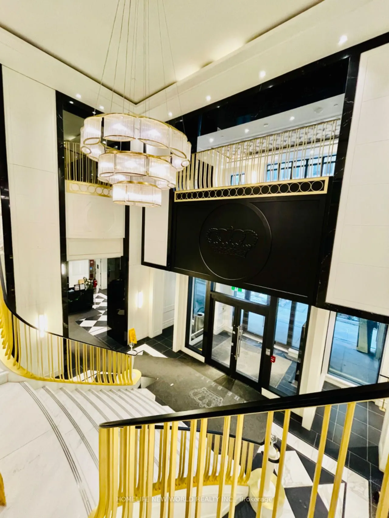 955 Bay Street, #814
