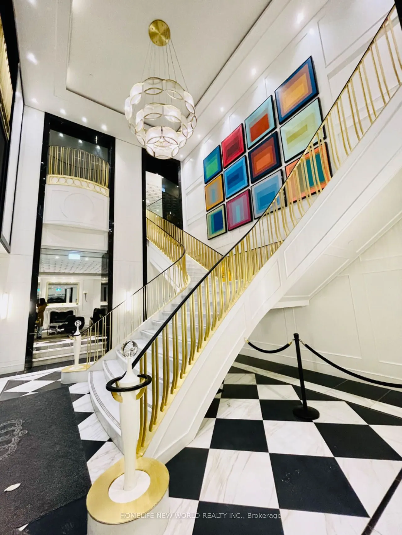 955 Bay Street, #814