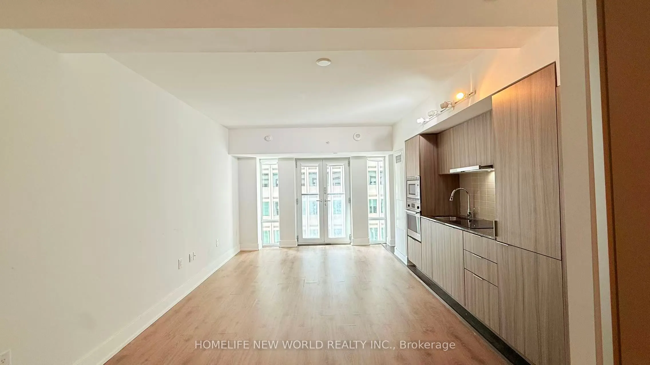 955 Bay Street, #814