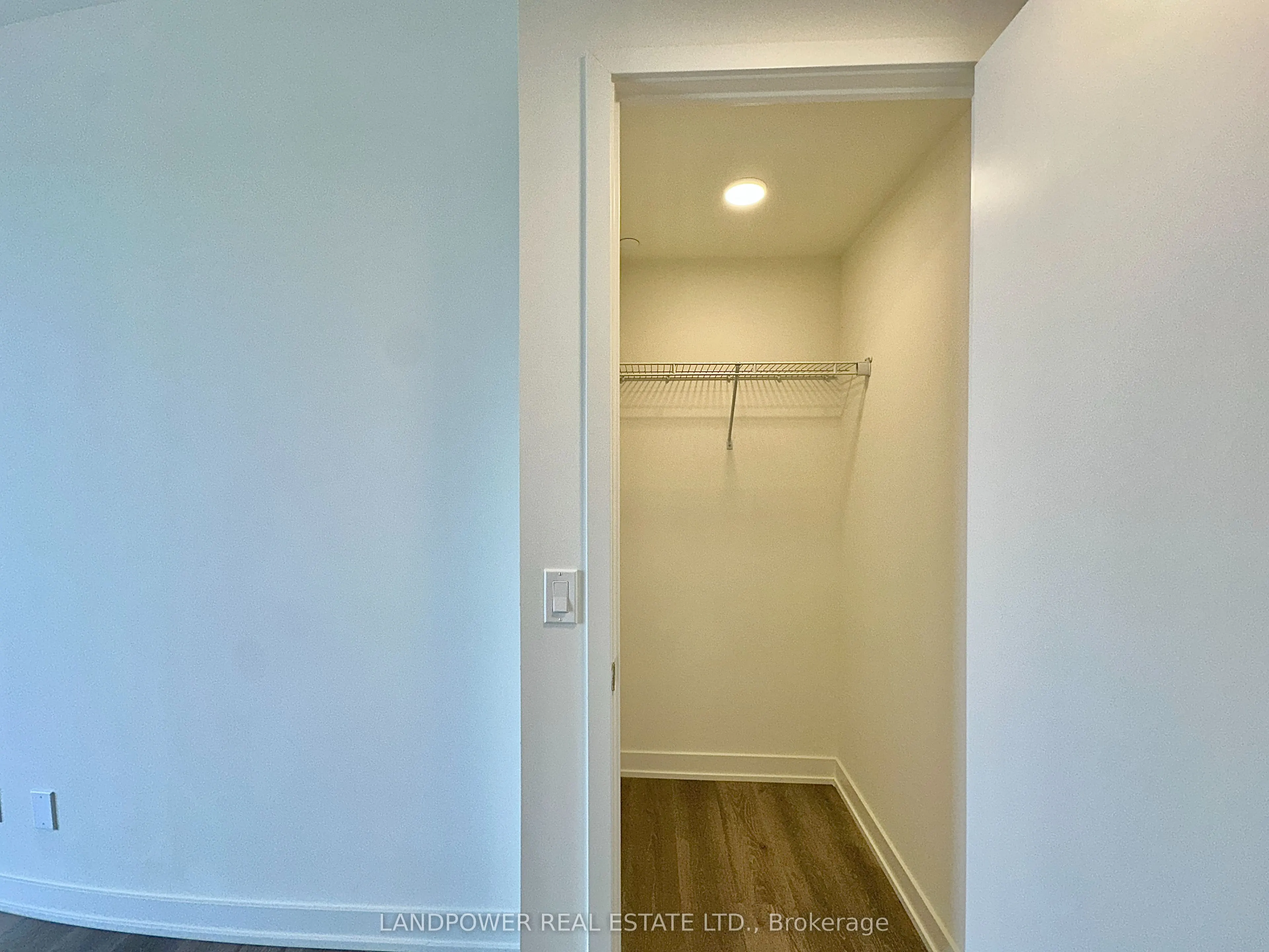 10 Deerlick Court, #1011