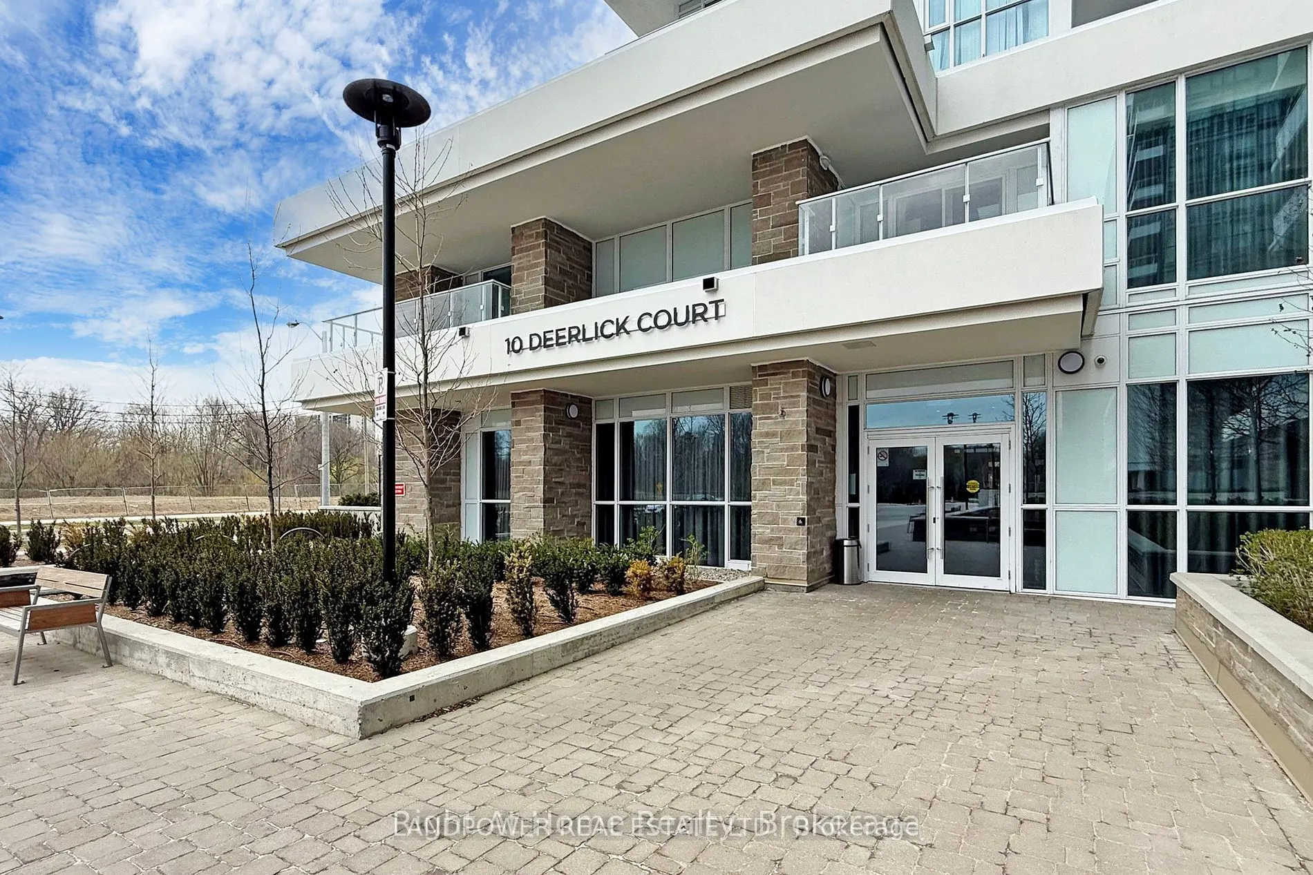 10 Deerlick Court, #1011