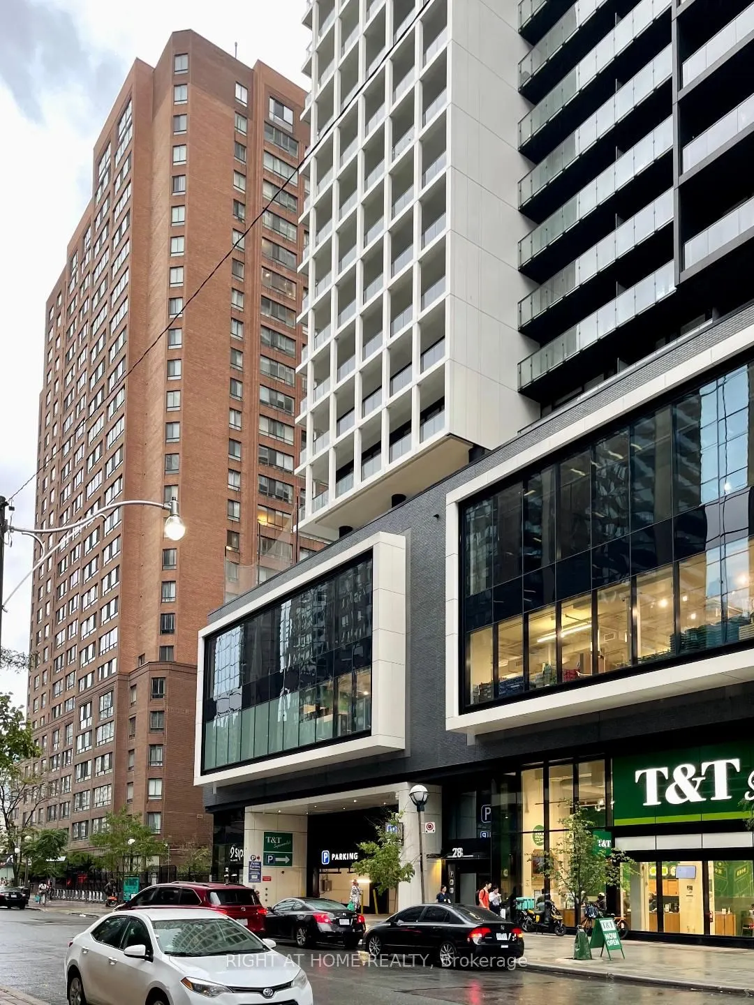 633 Bay Street, #1702