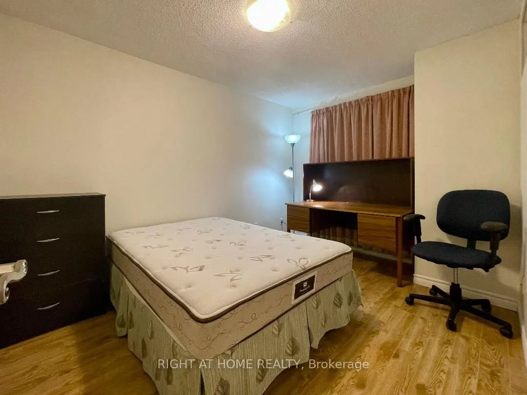 633 Bay Street, #1702