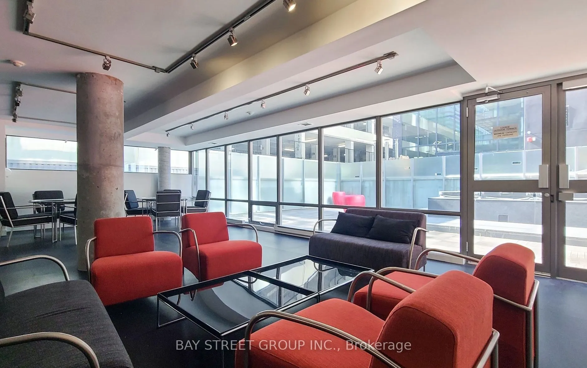 22 Wellesley Street E, #1602