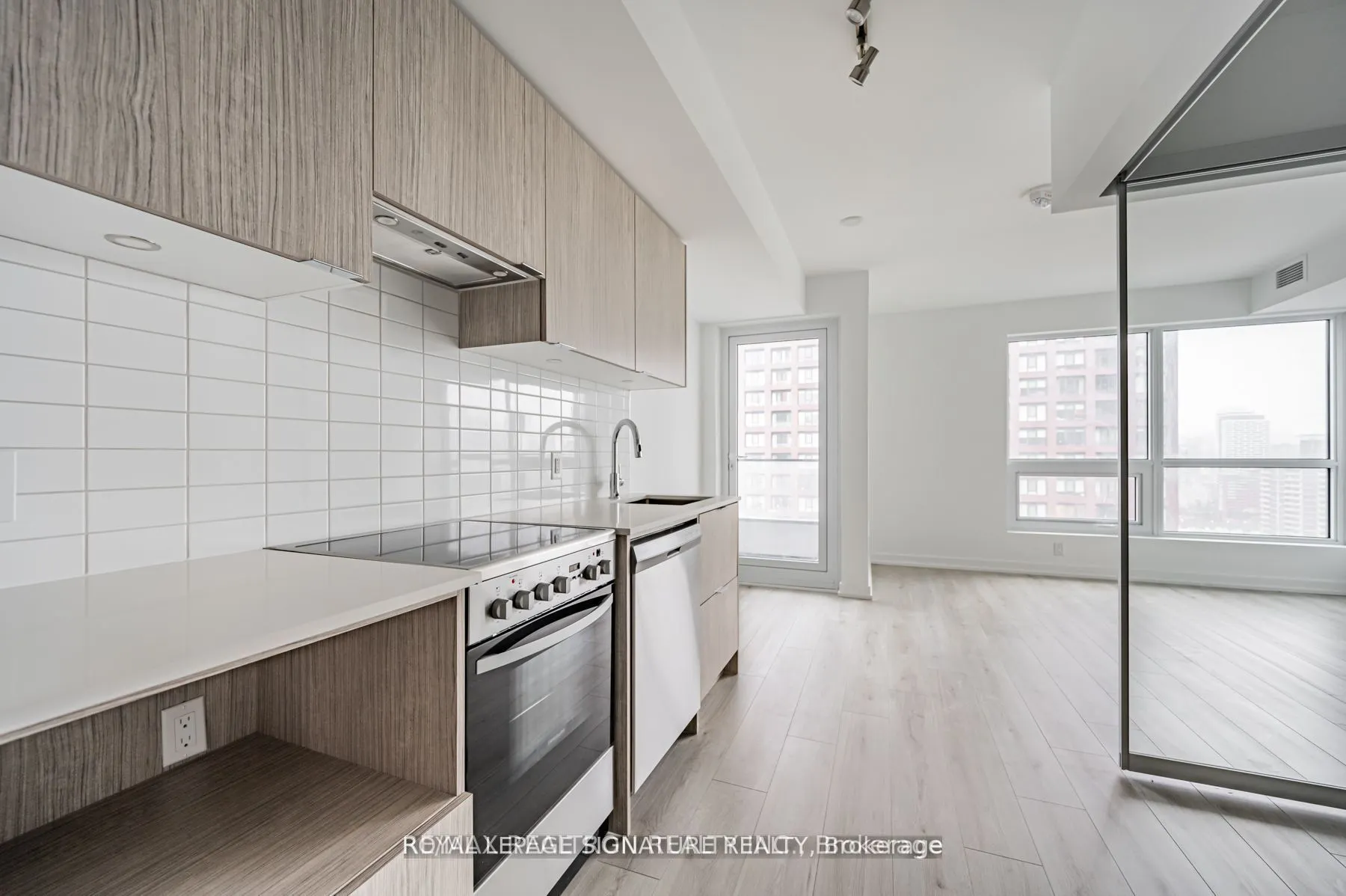 395 Bloor Street E, #1312