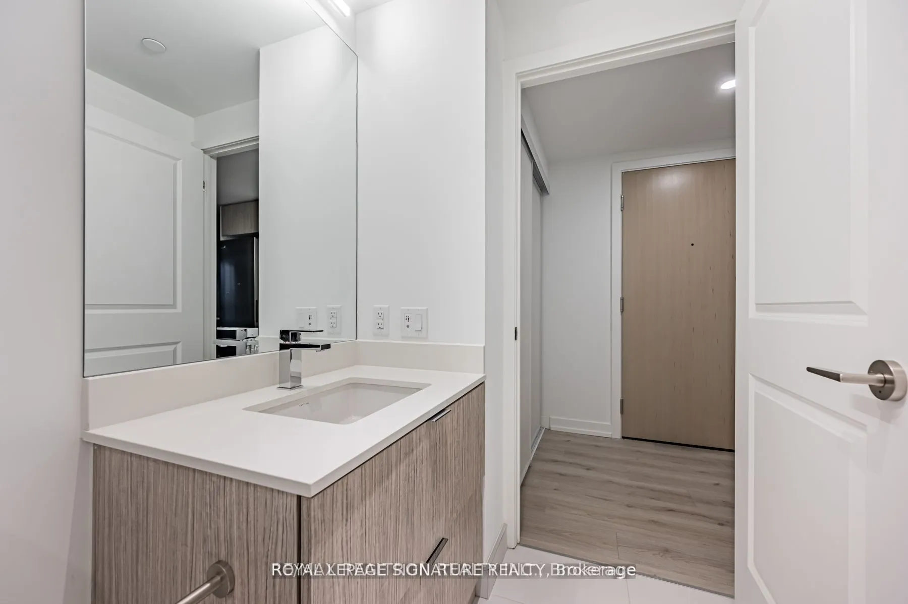 395 Bloor Street E, #1312