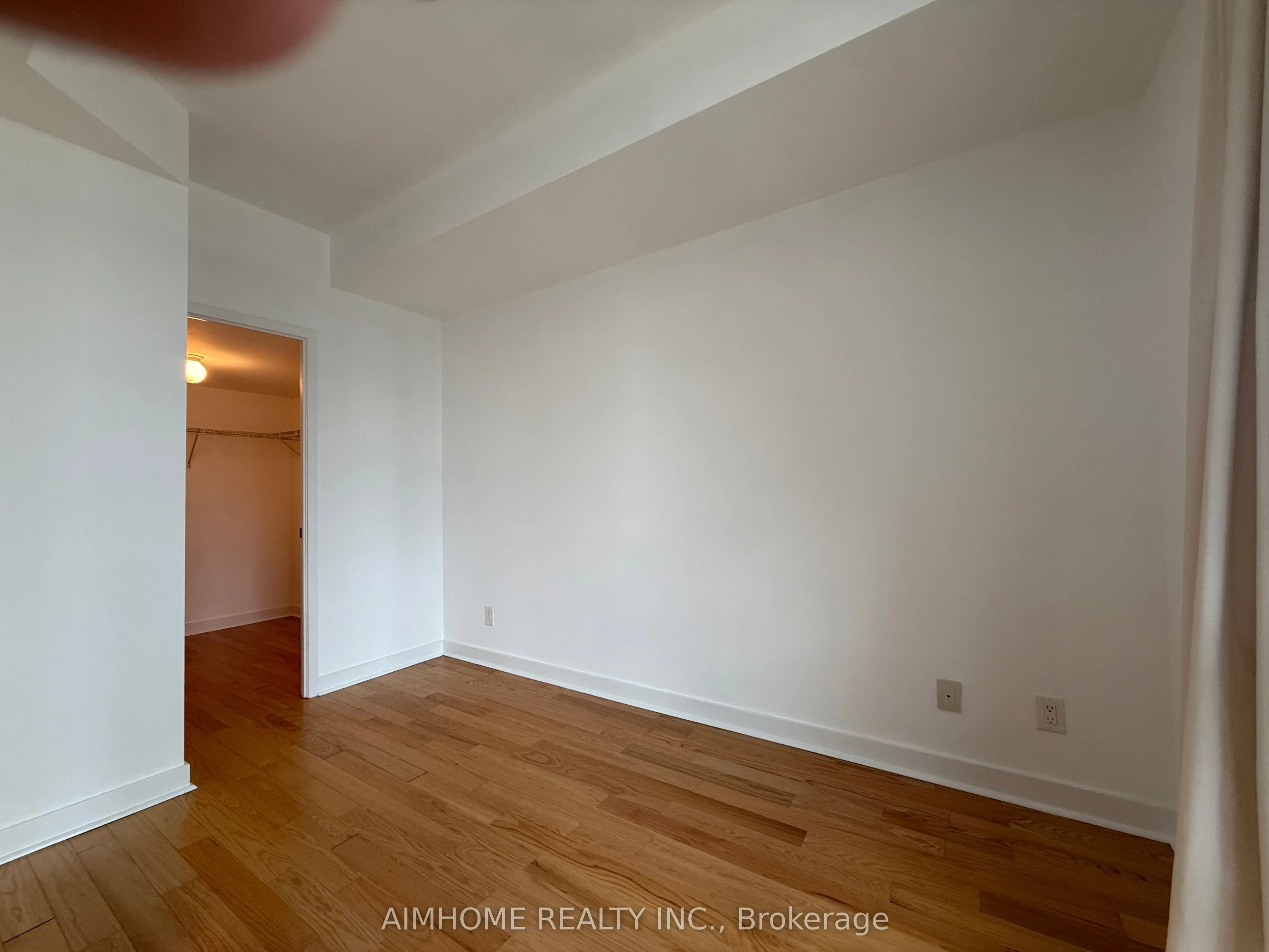 320 Richmond Street E, #921