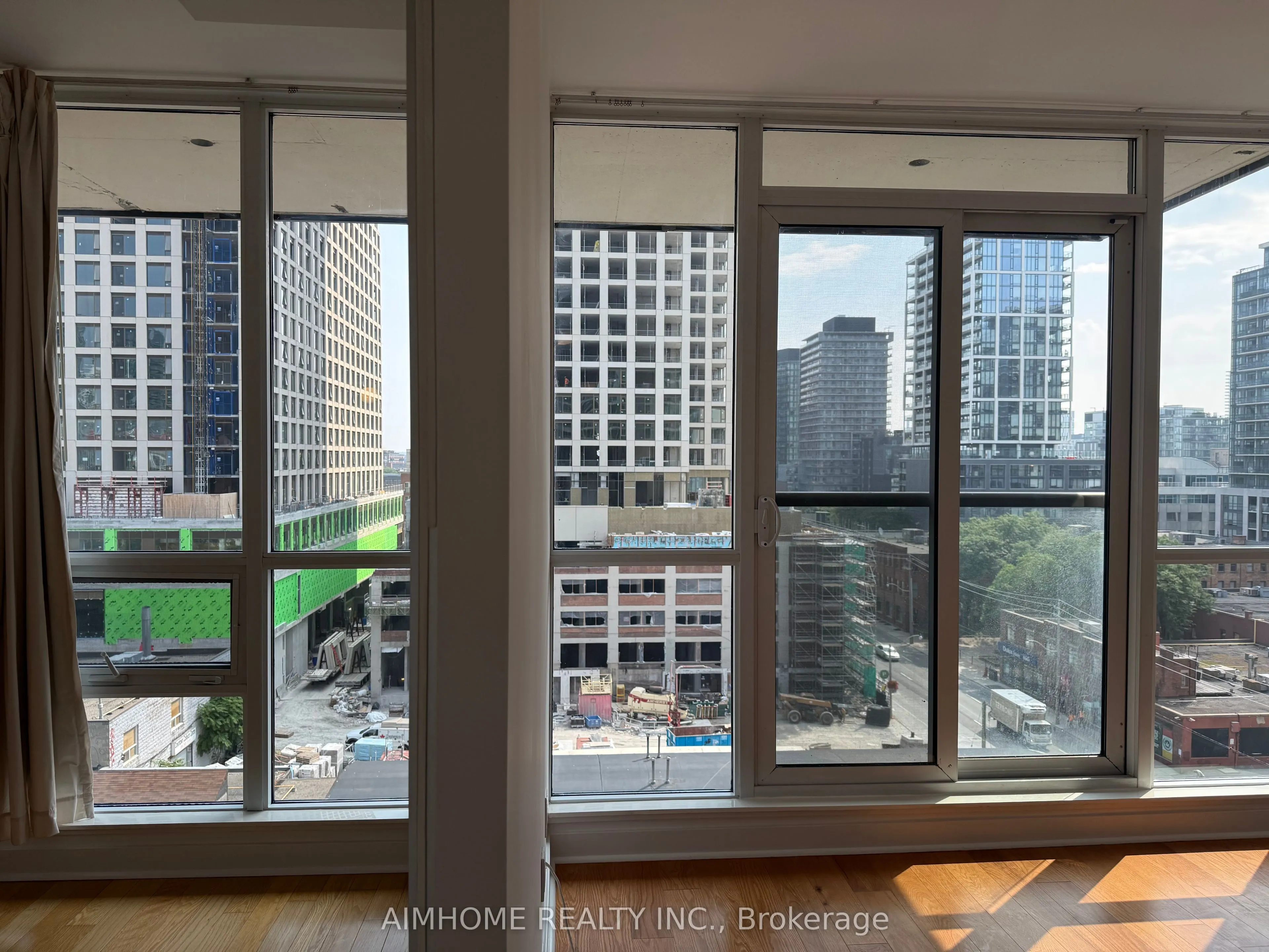 320 Richmond Street E, #921