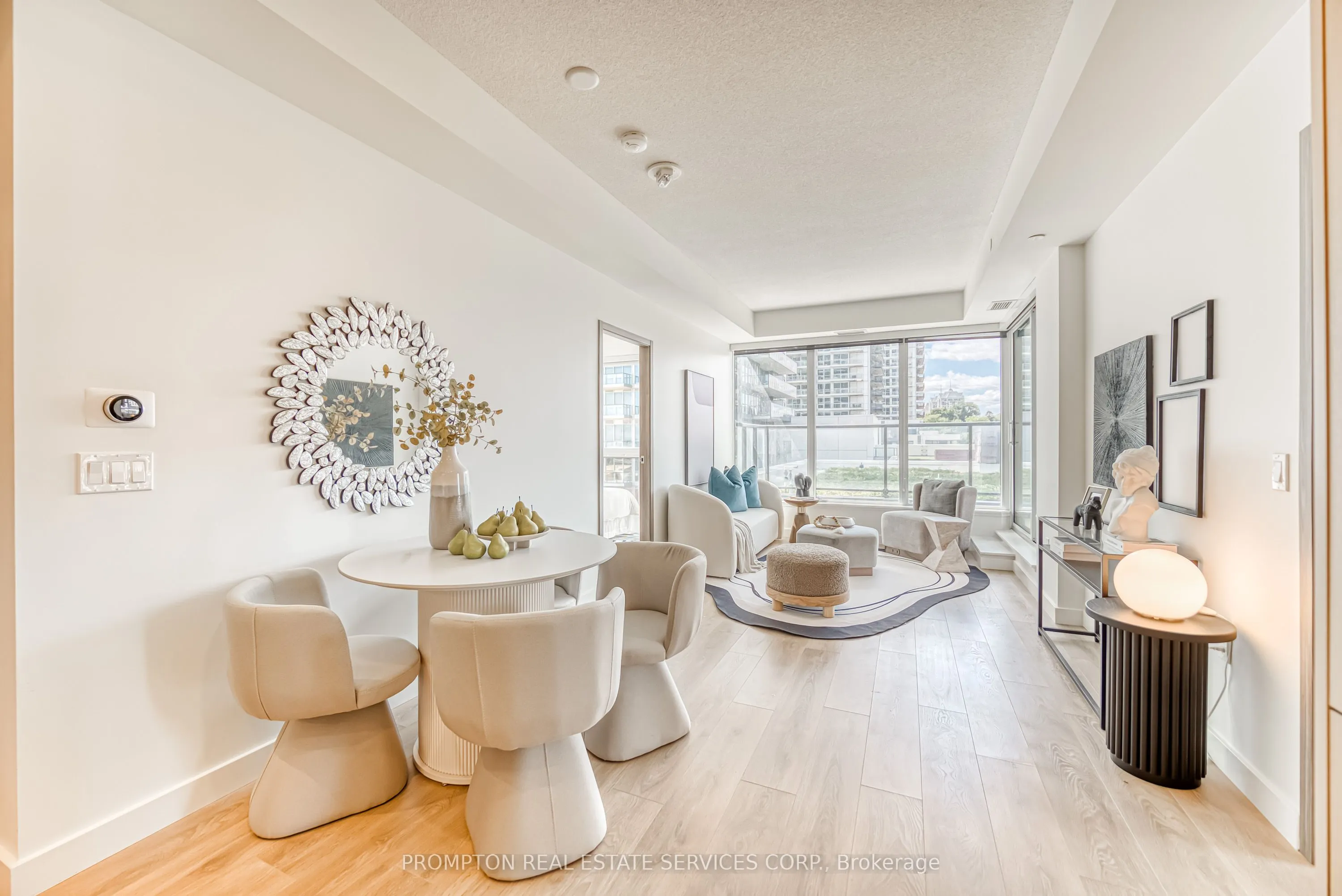 95 Mcmahon Drive, #609