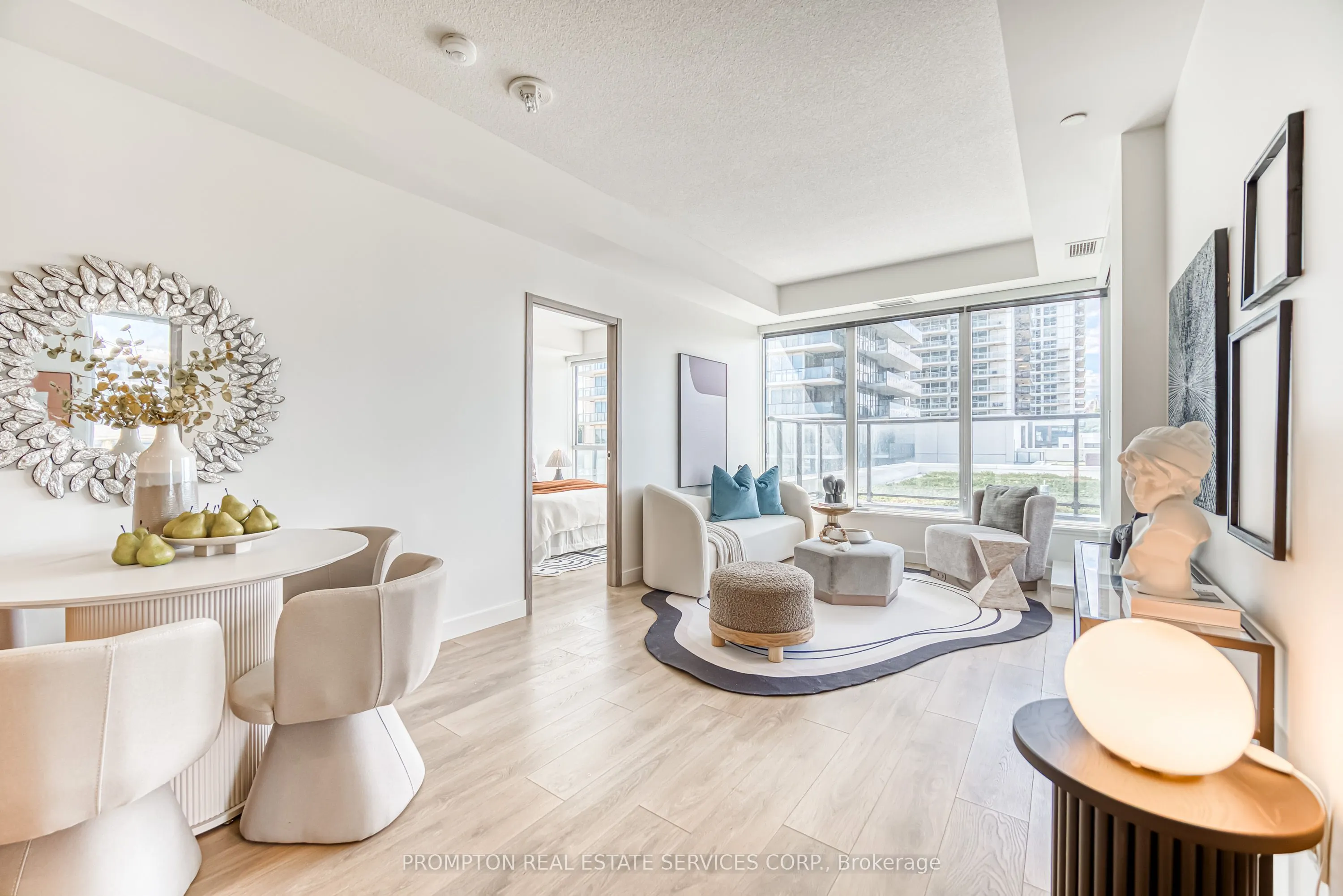 95 Mcmahon Drive, #609
