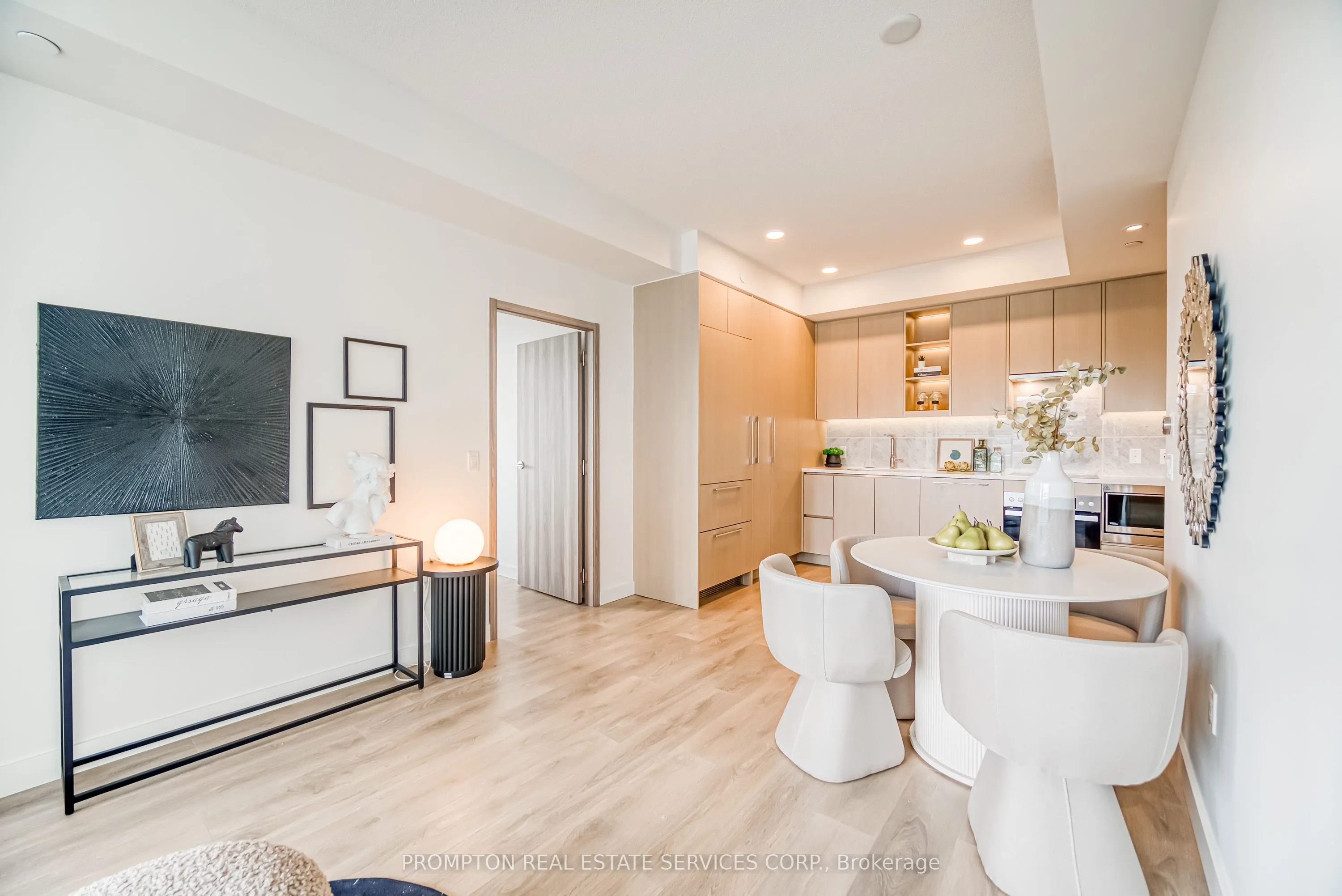 95 Mcmahon Drive, #609