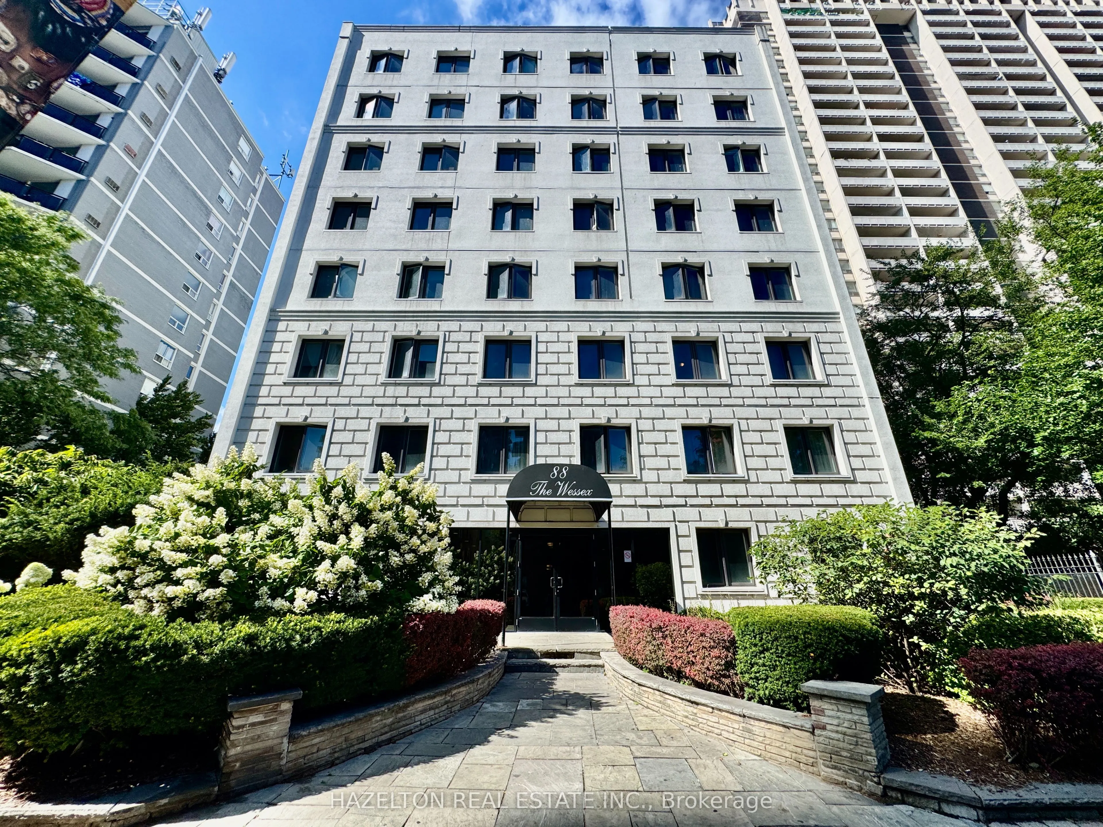 88 Wellesley Street E, #102