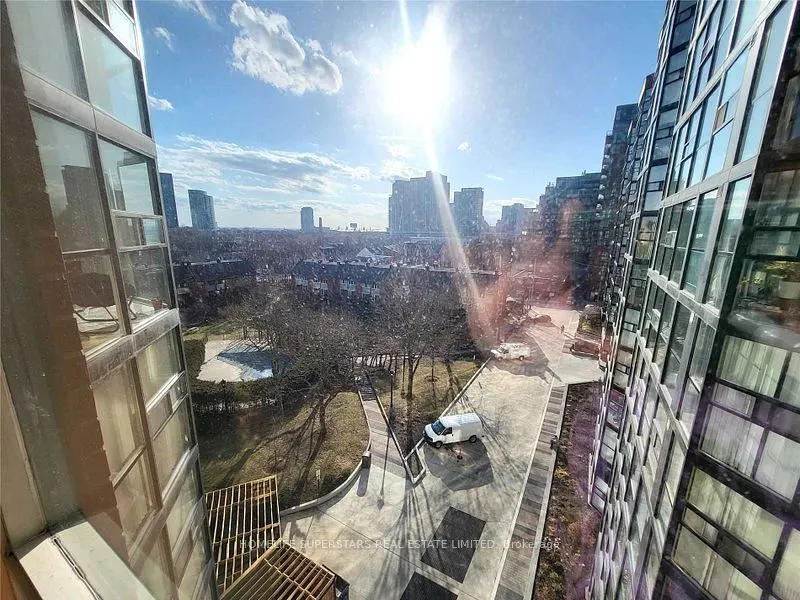 701 King Street W, #714