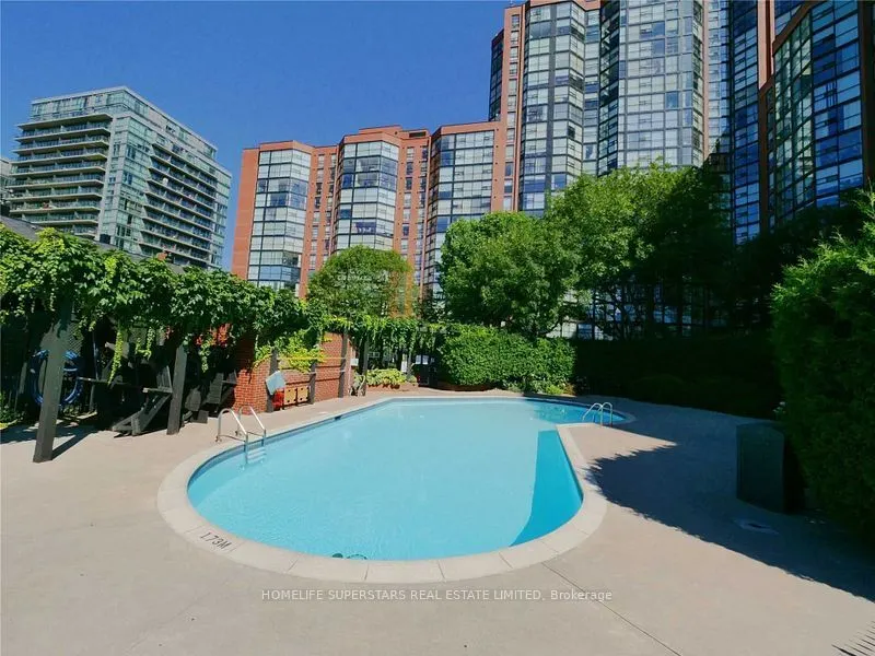 701 King Street W, #714