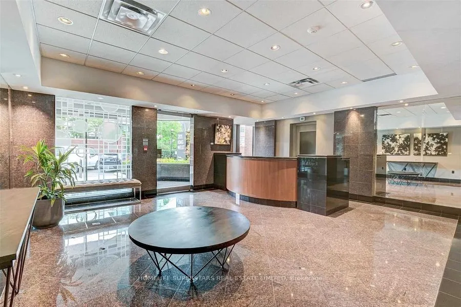 701 King Street W, #714