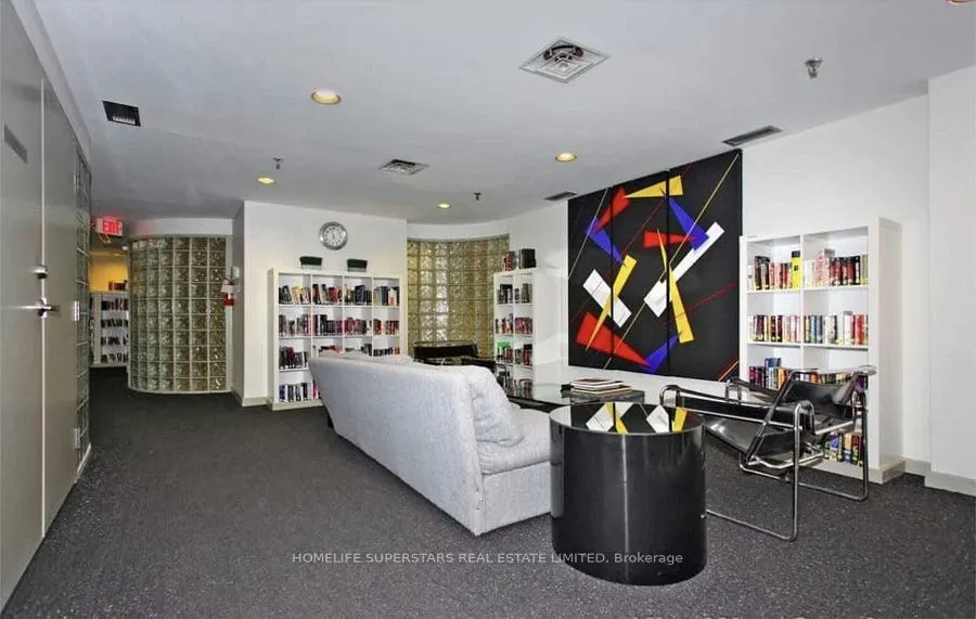 701 King Street W, #714