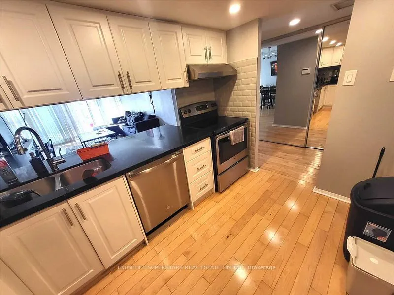 701 King Street W, #714