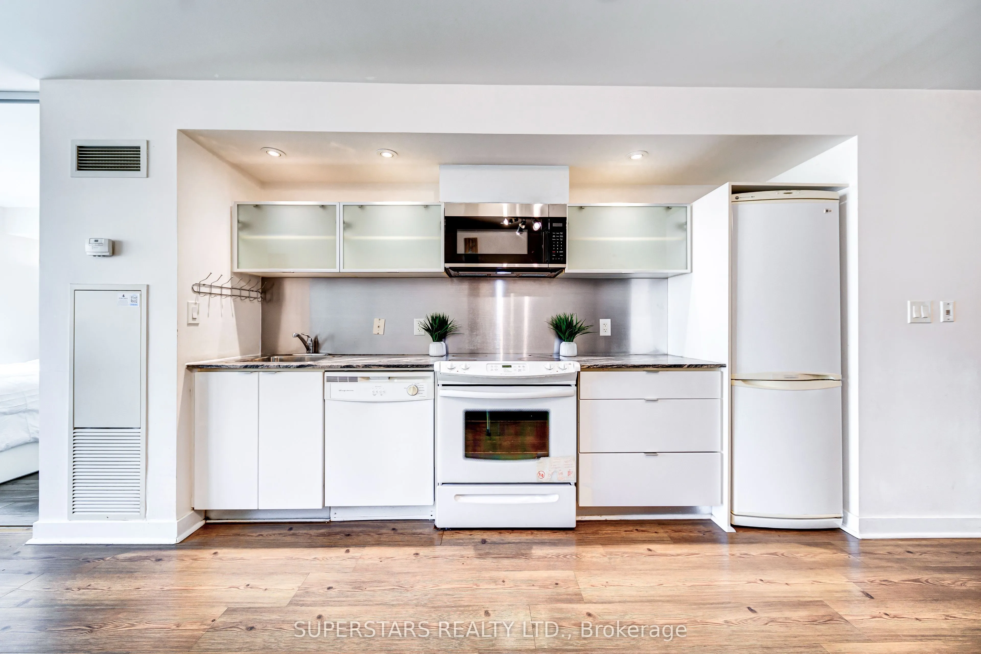 4K Spadina Avenue, #1908