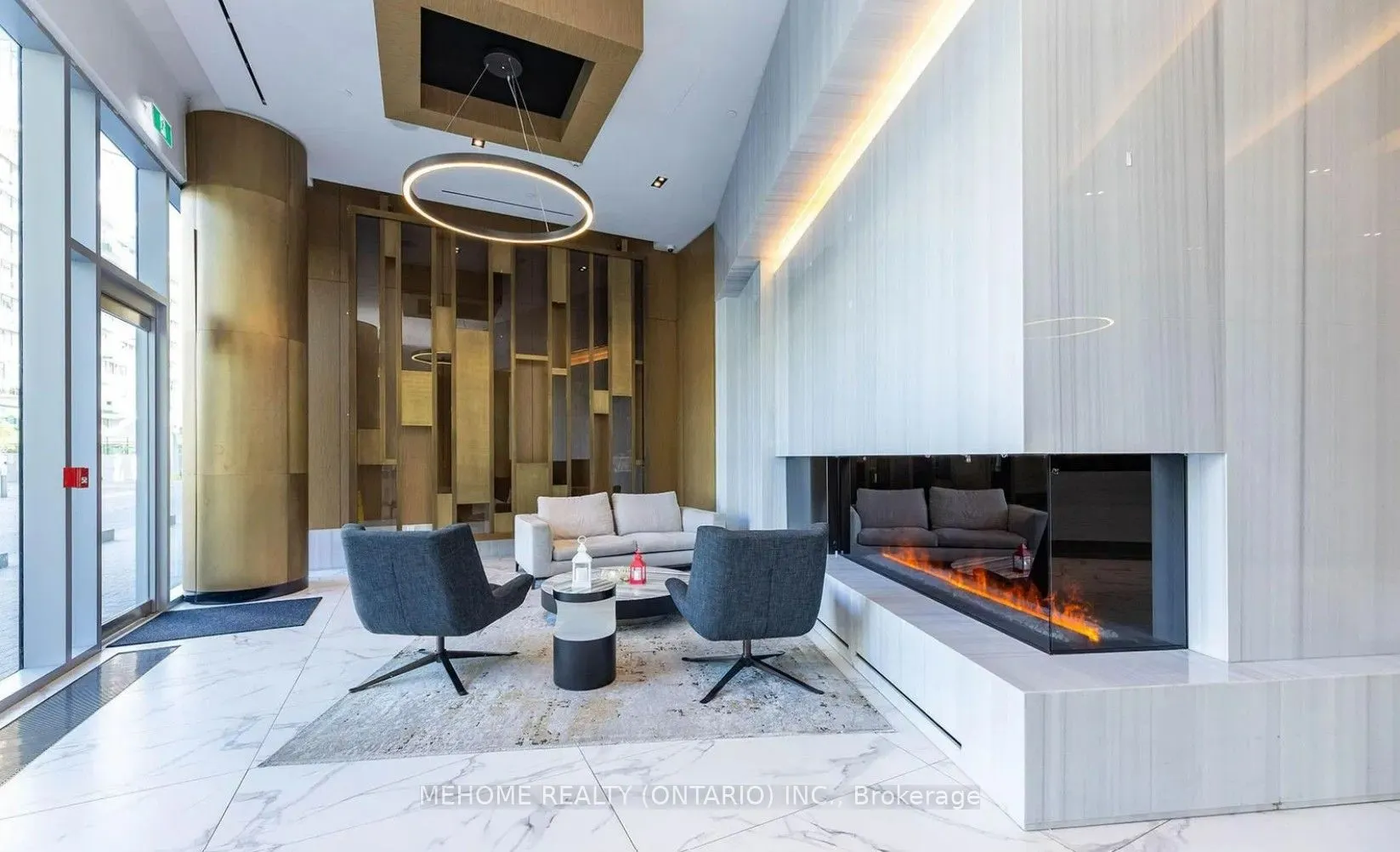 15 Queens Quay E, #01