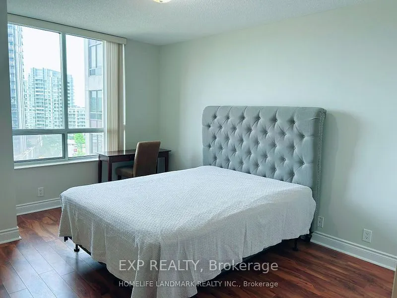 80 Harrison Garden Boulevard, #827