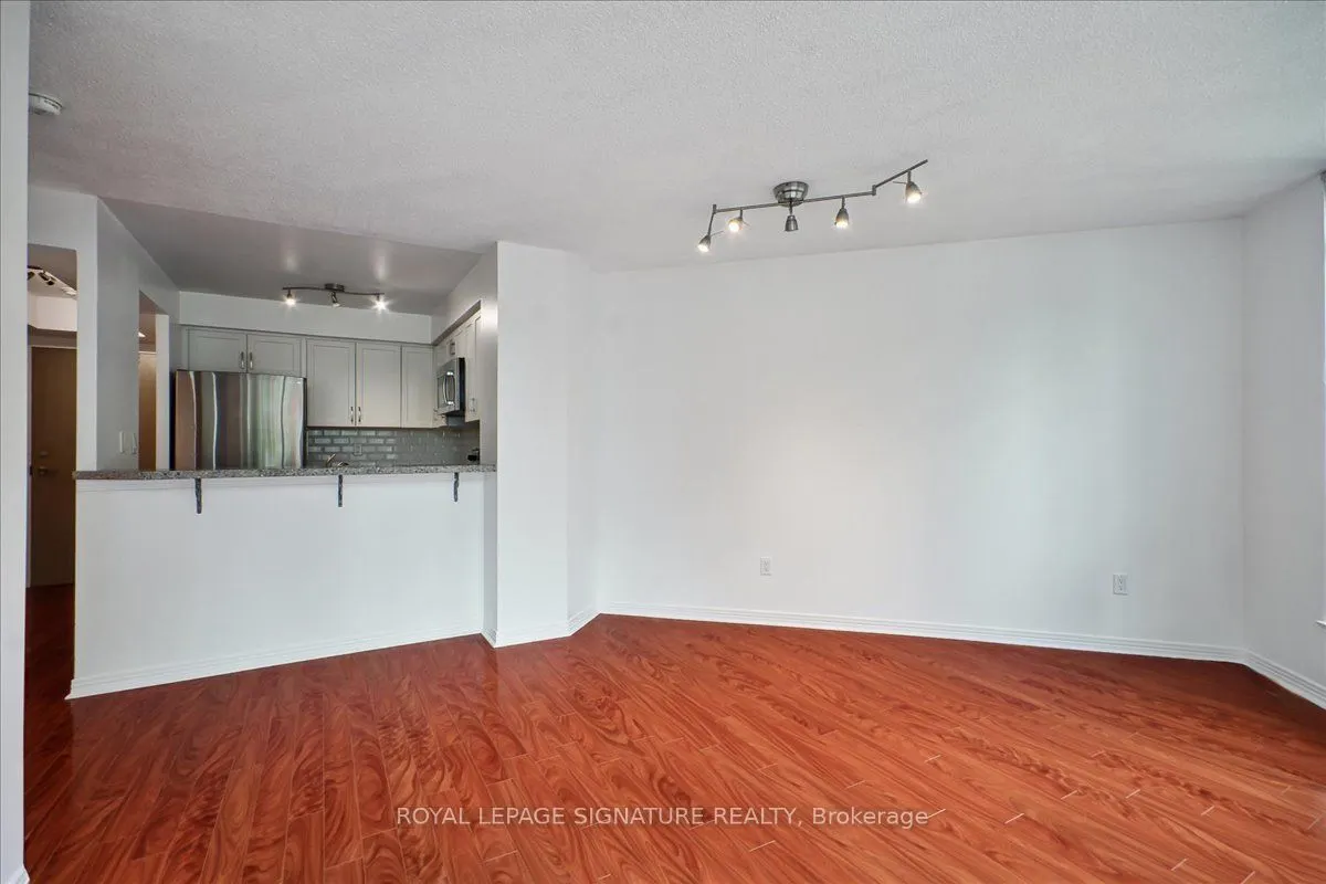 942 Yonge Street, #410