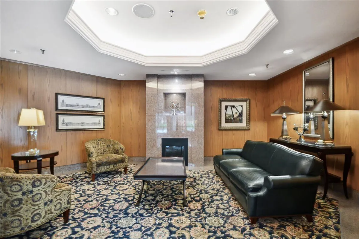 942 Yonge Street, #410